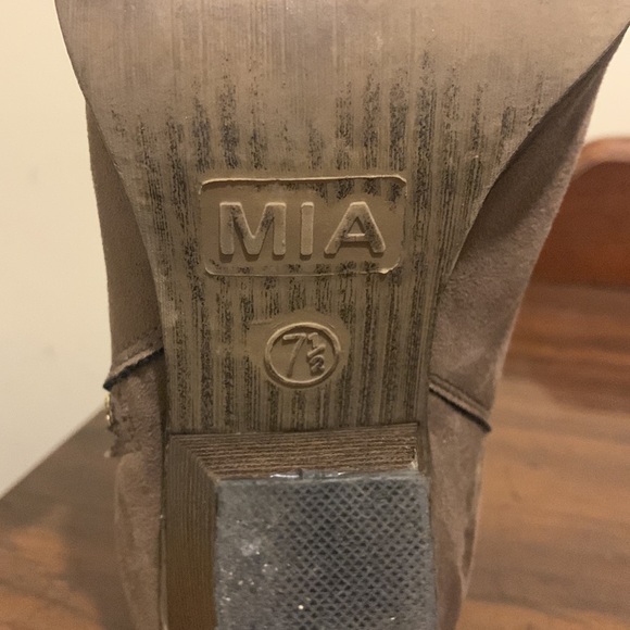 Mia Leather Tan Brown Ankle Tassel Side Zip Bootie - Picture 7 of 7